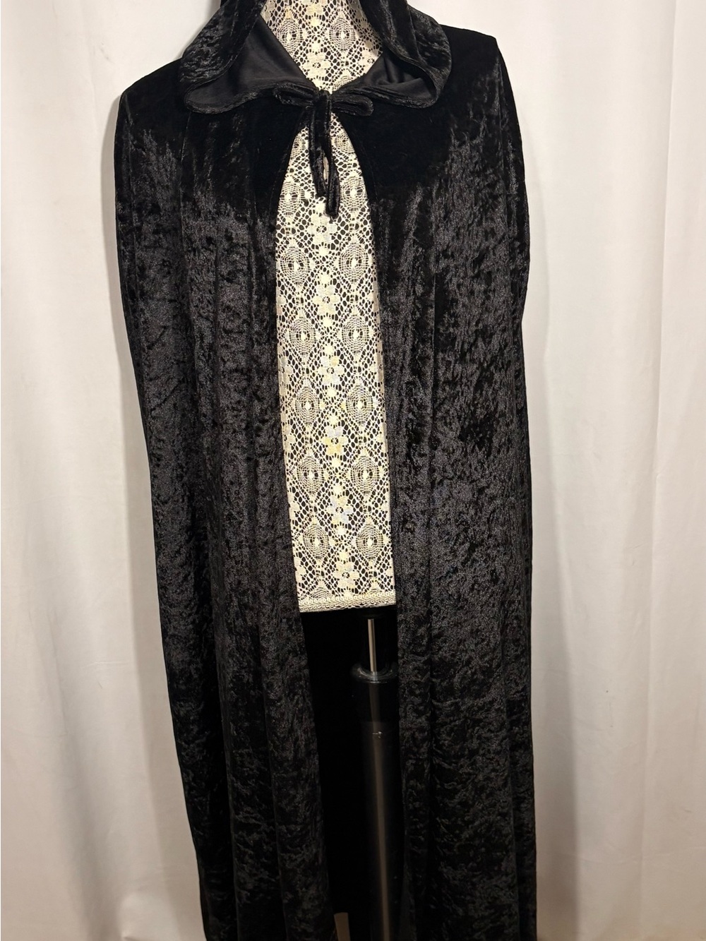 Spirit Black Hooded Cape with Tie